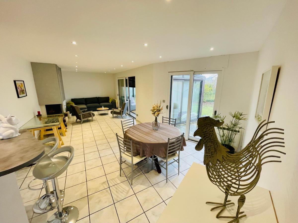 Maison T2 De 70 M2 Avec Jardin Et Veranda Rignac  エクステリア 写真